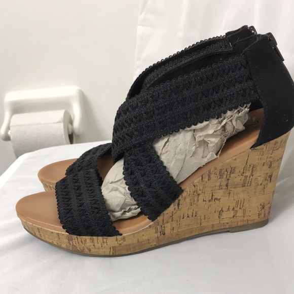 Sandals - Picture 3 of 6